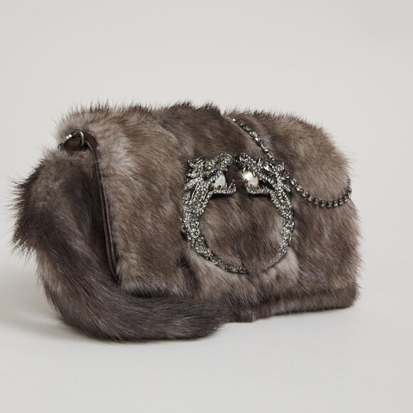 Gucci by Tom Ford Mink Fur Clutch Fall Winter 2004 Y2K Vintage Dragon Detail - Picture 5 of 16